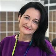 Professora de Ciências e Biologia. Cumprir com competência e responsabilidade técnica as tarefas requeridas